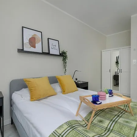 아파트 Office - 2-bedroom Corpo-stay In By Renters 크라쿠프
