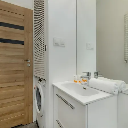 Office - 2-bedroom Corpo-stay In By Renters