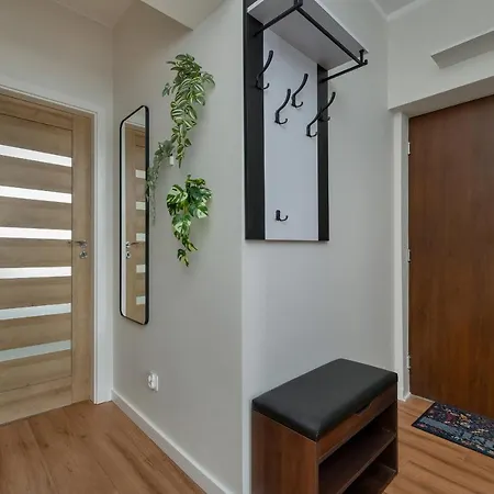 Office - 2-bedroom Corpo-stay In By Renters *