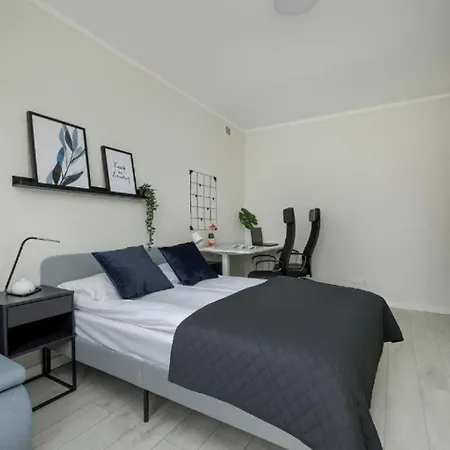 Office - 2-bedroom Corpo-stay In By Renters * 크라쿠프